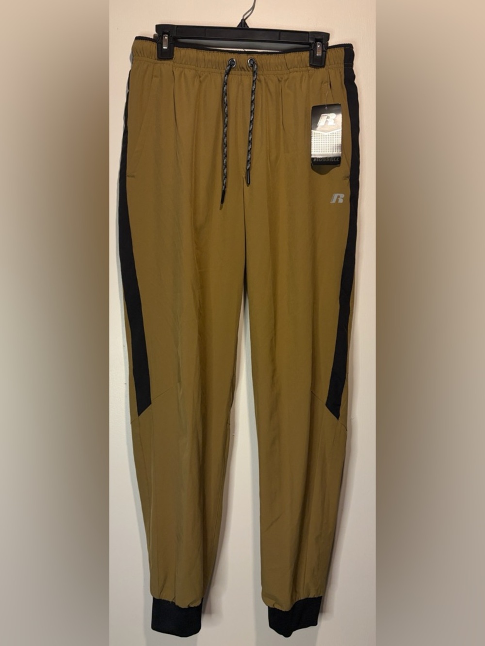 Russell NWT Woven Jogger in Desert Camel Drawstring Pockets Size M - 32-34